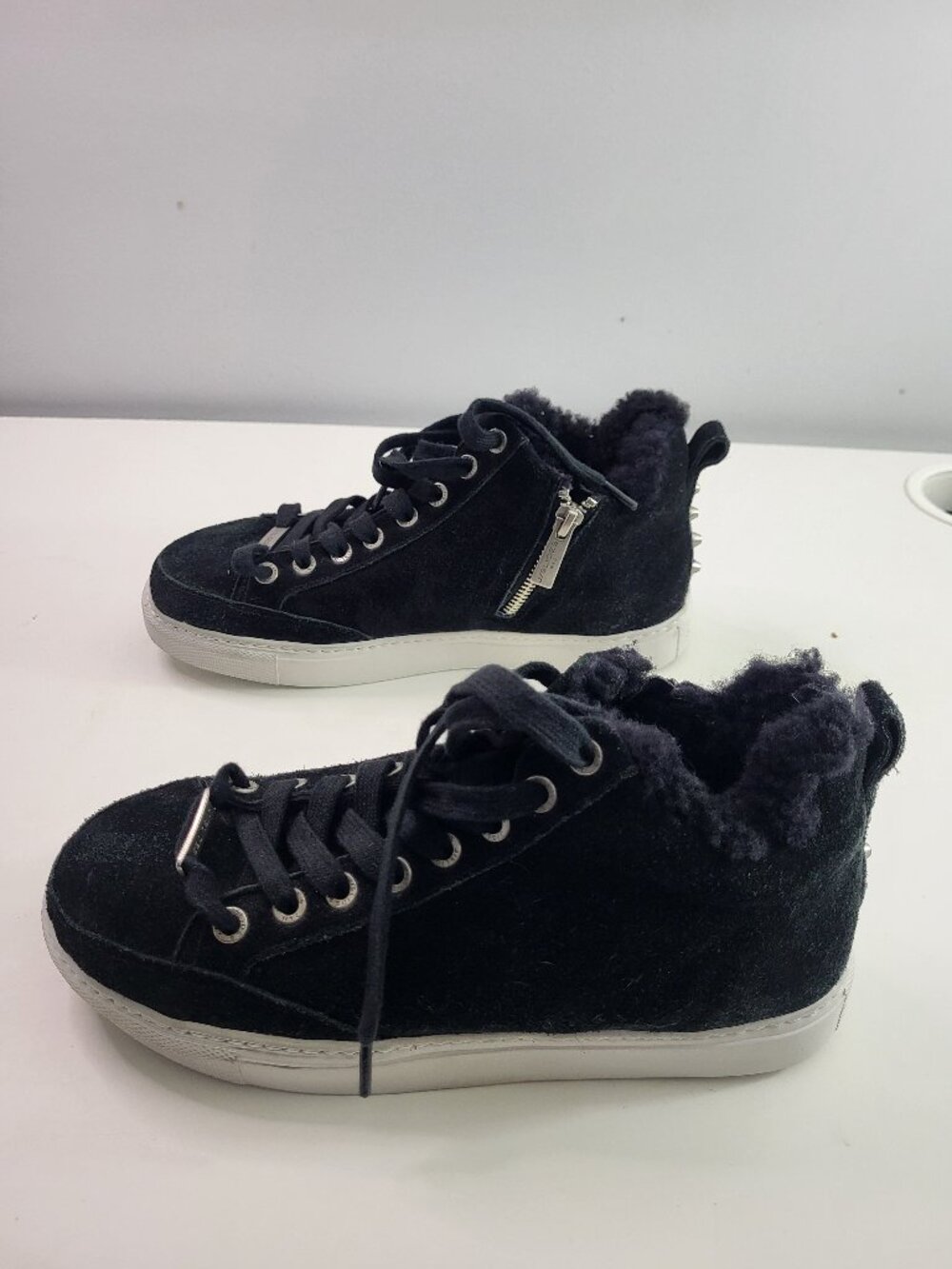 J/SLIDES NYC Black Shearling High Top Sneakers Lace Up Women’s Size 6